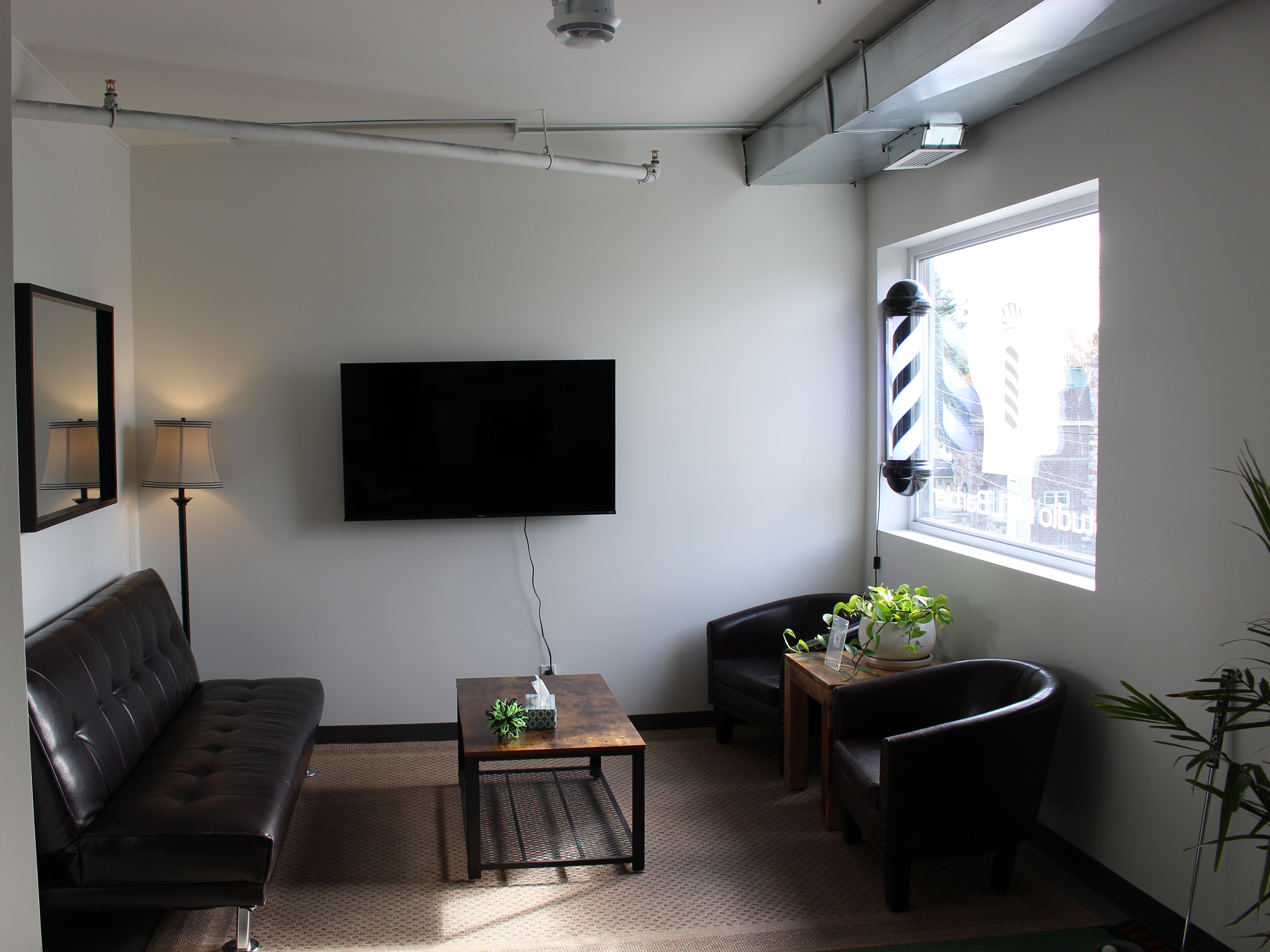Inside Studio MTL Barbier